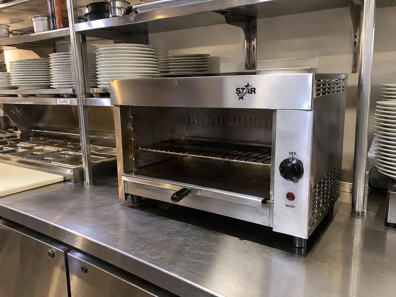 Countertop commercial cheesemelter after heating problem service