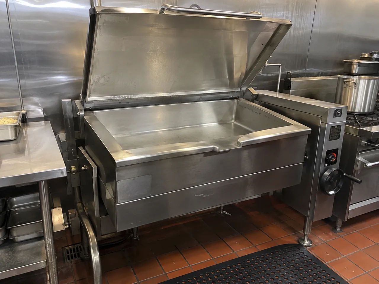 Installed commercial tilt skillet after tilt mechanism service in Atlanta