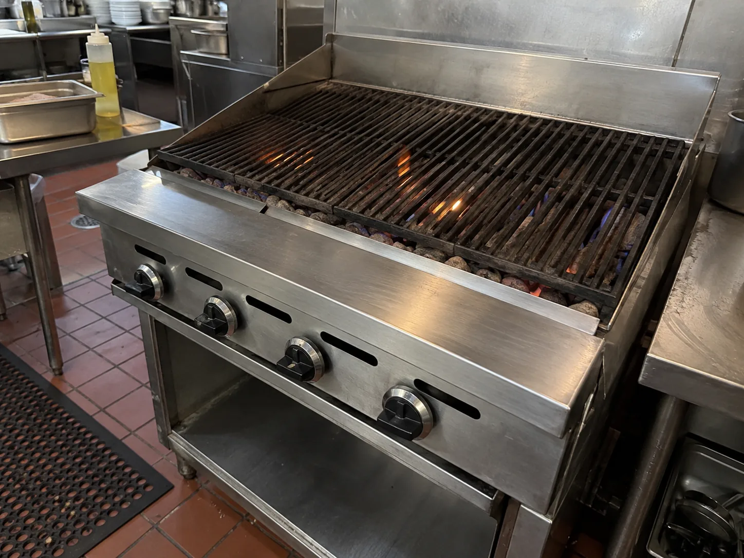 Star compact charbroiler ready after heat balancing