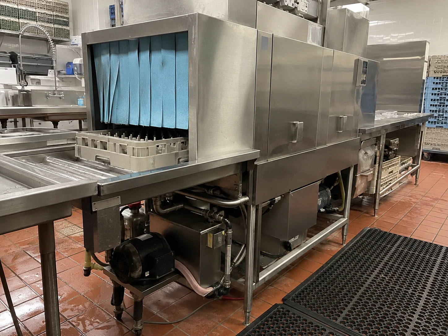 Conveyor dishwasher ready after wash pressure service in Downtown Tampa