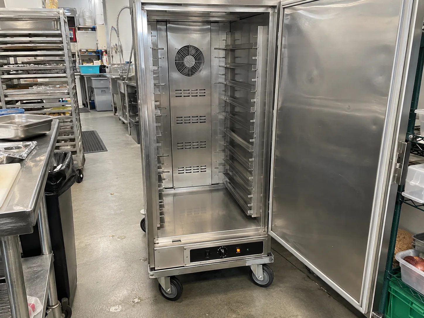Mobile heated holding cabinet ready after fan repair