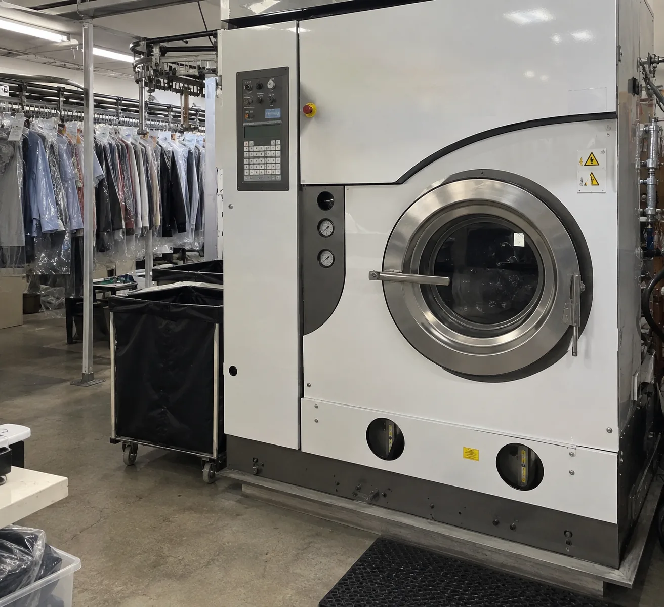 Dry-cleaning machine after drive repair