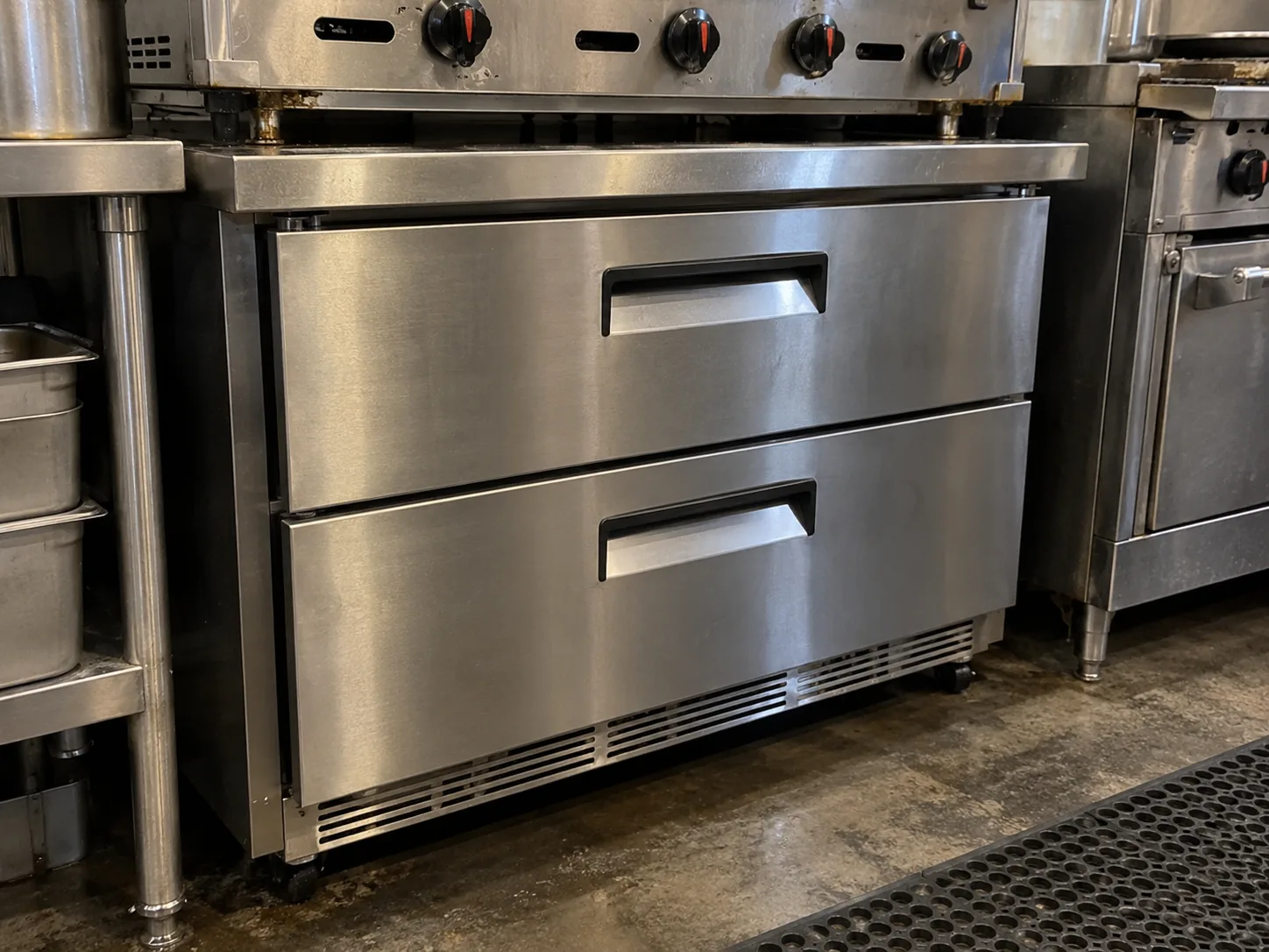 Compact chef base after condenser airflow service