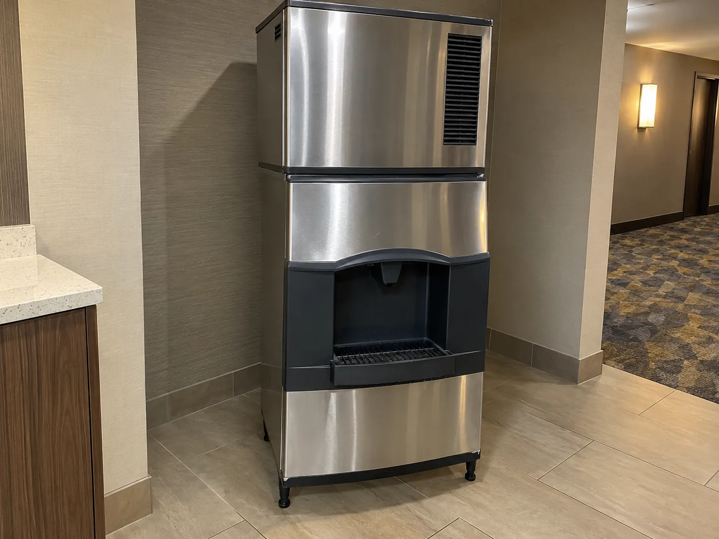 Commercial hotel ice dispenser after service