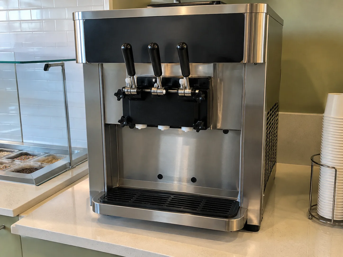 Countertop frozen yogurt machine after service