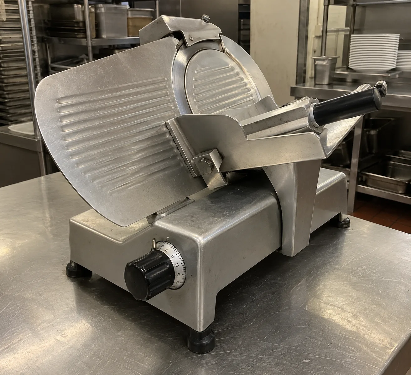 Manual food slicer after service