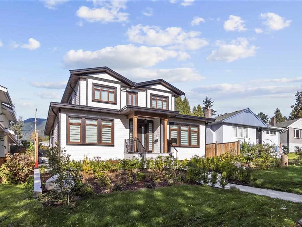 Newly constructed custom home built by New Legend Builders on the North Shore, British Columbia