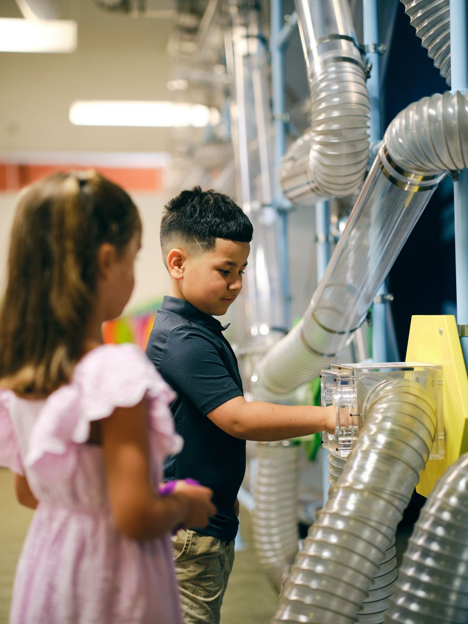 Kids learning hands on