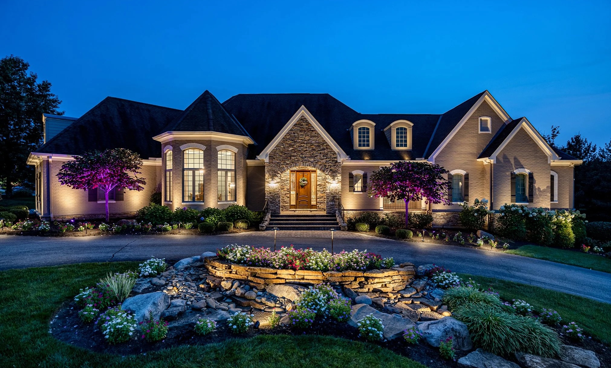 Landscape lighting in Lake of the Ozarks