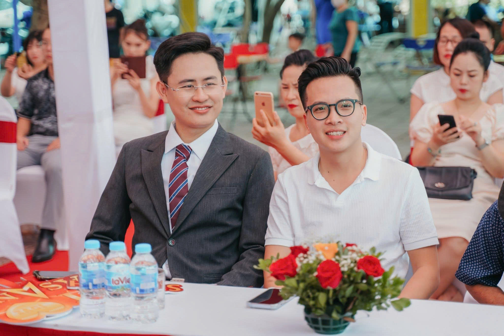 Đối tác và khách hàng
