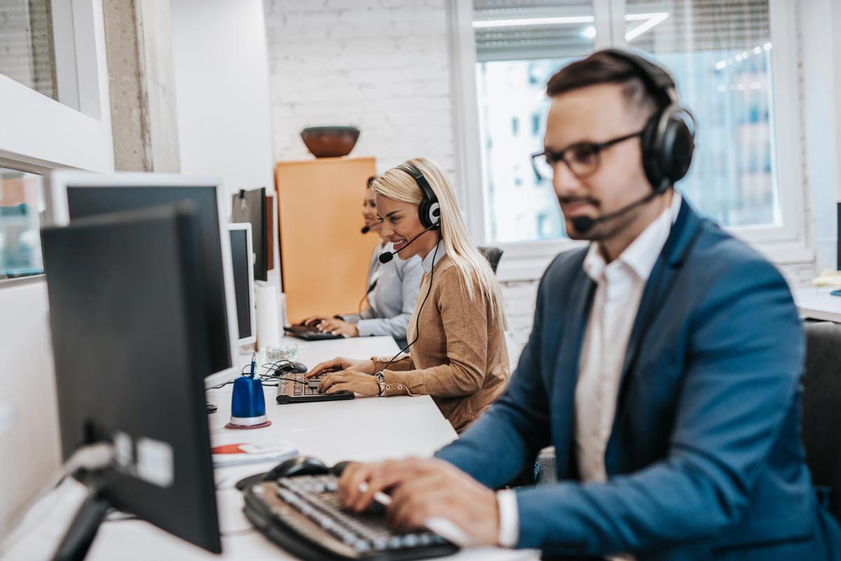 KL Tech Consulting IT help desk engineer resolving a support issue for a Yonkers, NY business