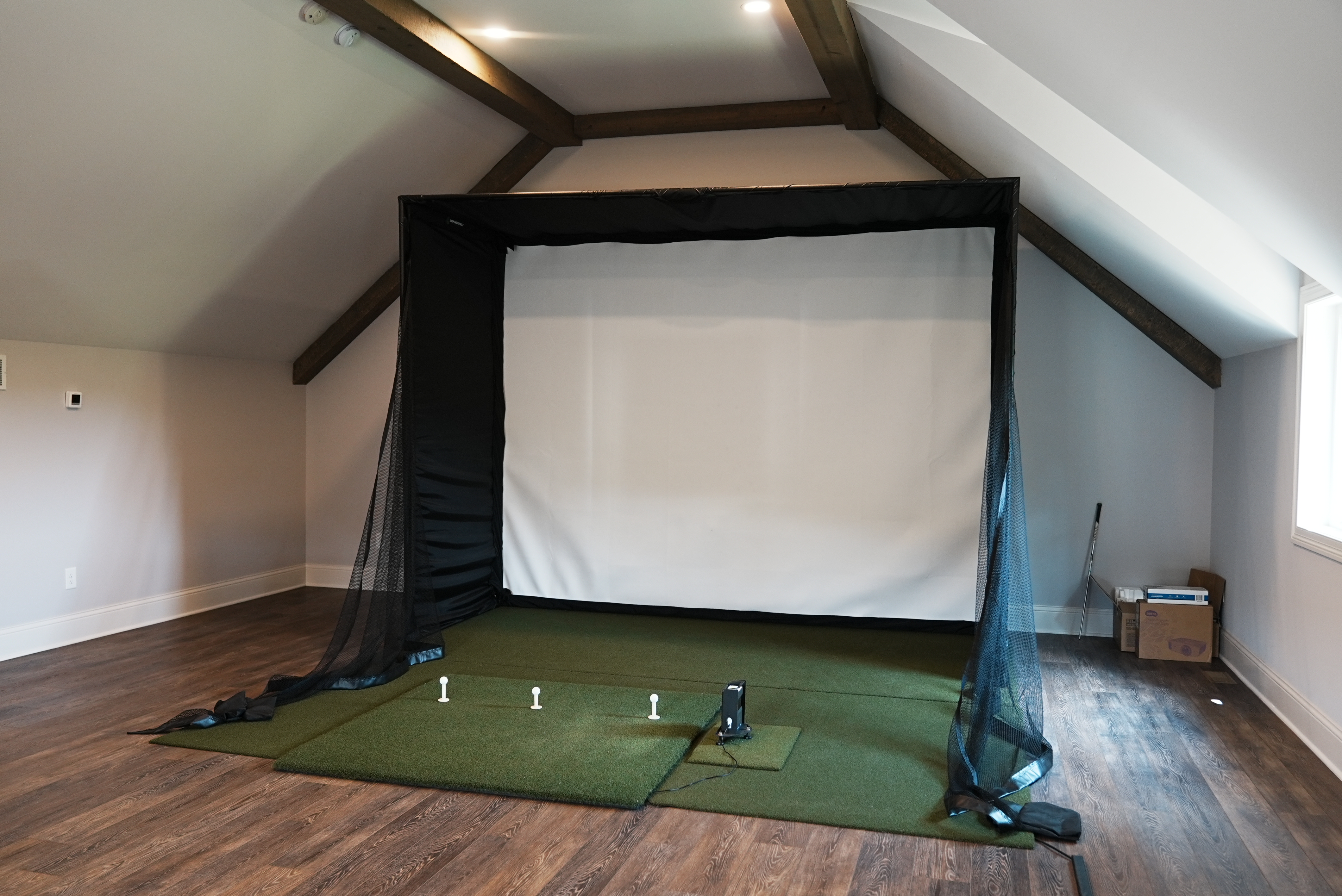Golf simulator room