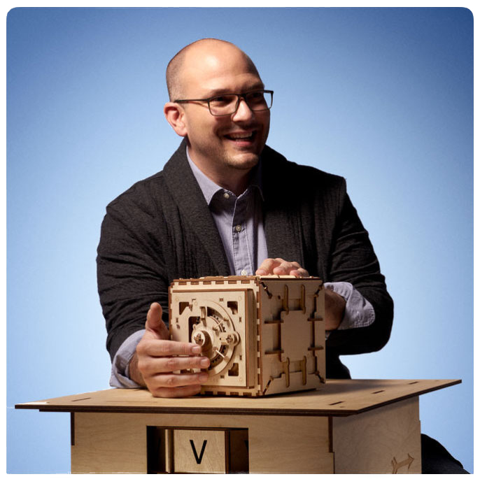 Guido Bonelli Jr. with the GoonieBox