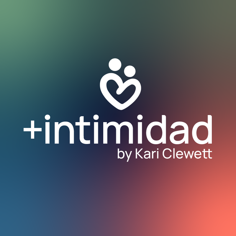 Fundada por Kari Clewett, +Intimidad es una plataforma educativa y ministerio de sexología cristiana. Su misión es devolver el "Buen Sexo" a la iglesia integrando la fe con la ciencia clínica. A través de cursos y talleres, ofrece un espacio seguro y sin filtros para restaurar matrimonios en crisis y aprender a vivir una intimidad plena y sana.