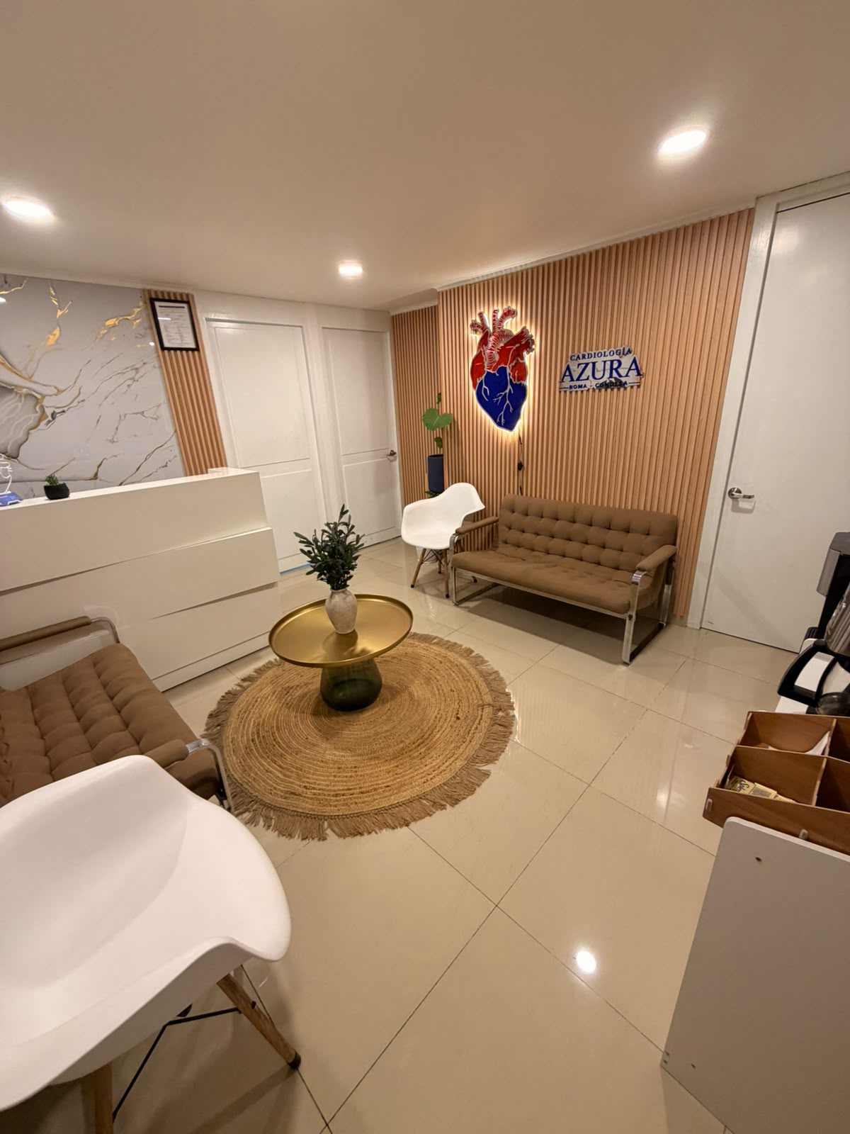 Sala de espera del consultorio del Dr. Castellanos