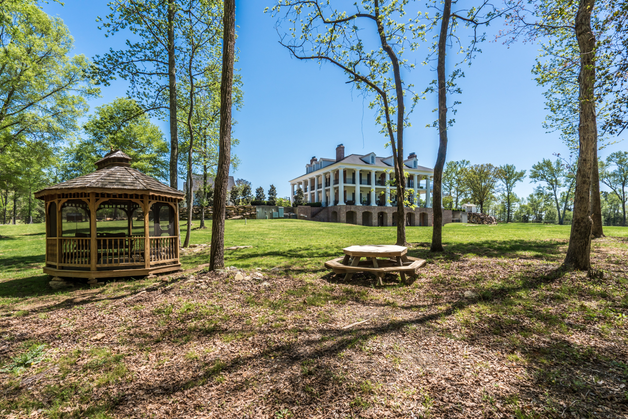 Magnolia Hall grounds
