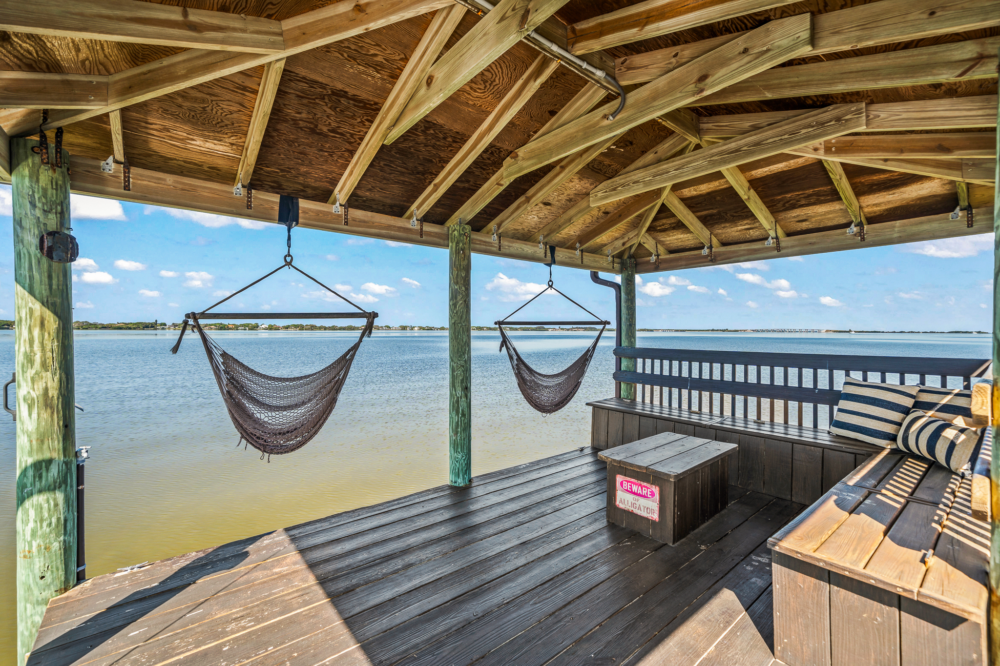 Does a Home Inspection cover the seawall or the dock?
