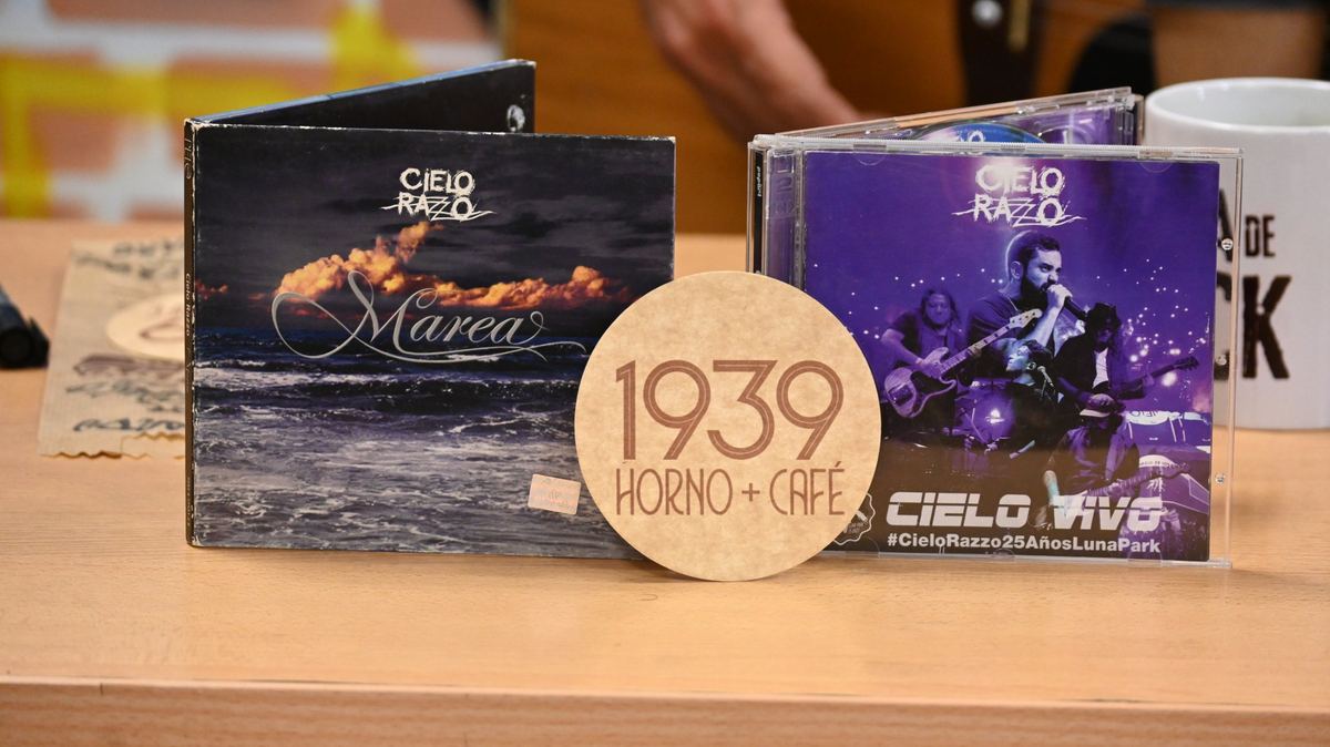 Marea y Cielo Vivo sobre la mesa