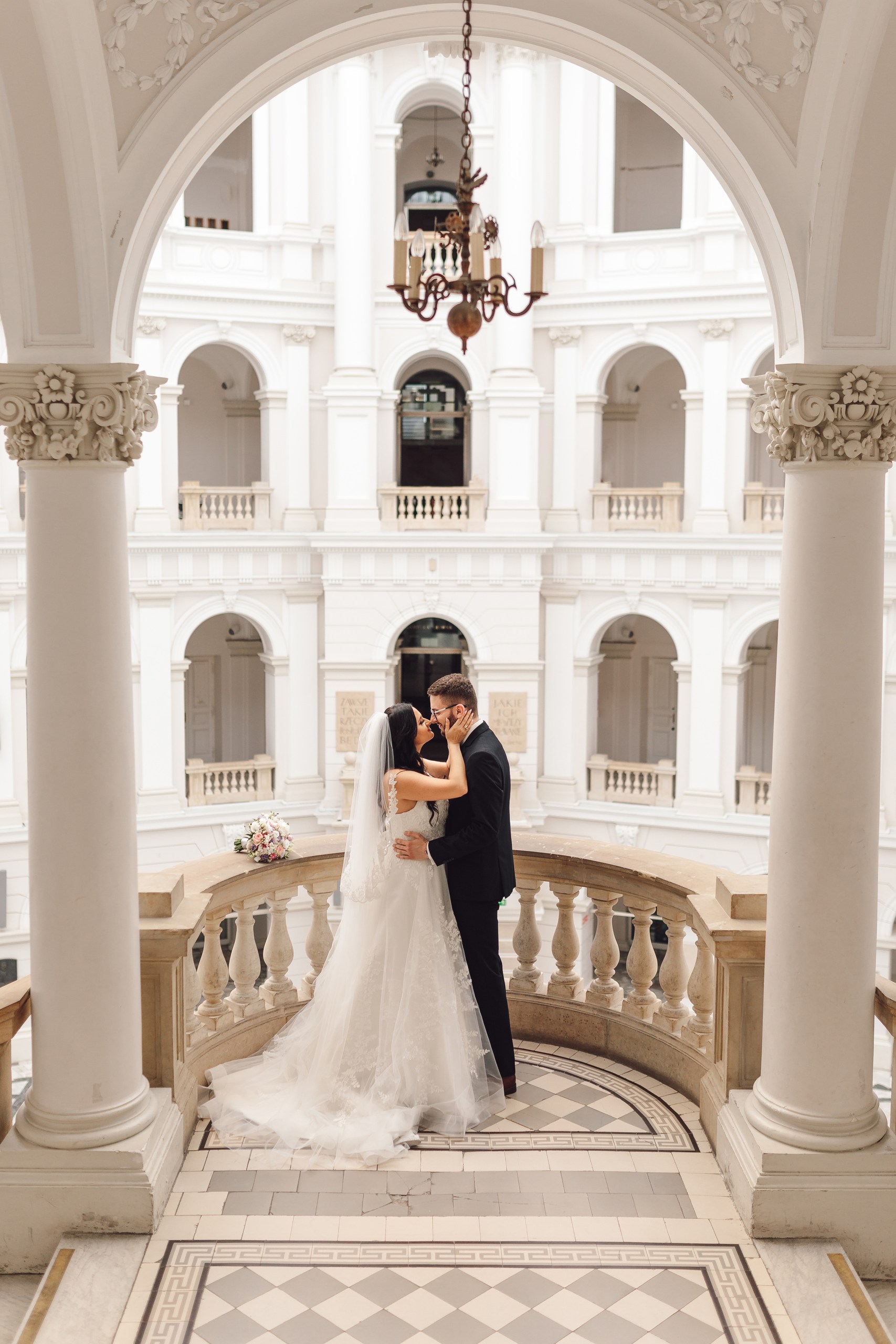 Bride and groom at Warsaw University of Technology photographed by Warsaw wedding photographer Lubov Lisitsa