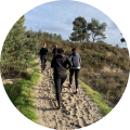 berg op in de natuur tijdens powerwalk les
