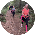 dames die in beweging zijn met powerwalking in het bios in Ossendrecht