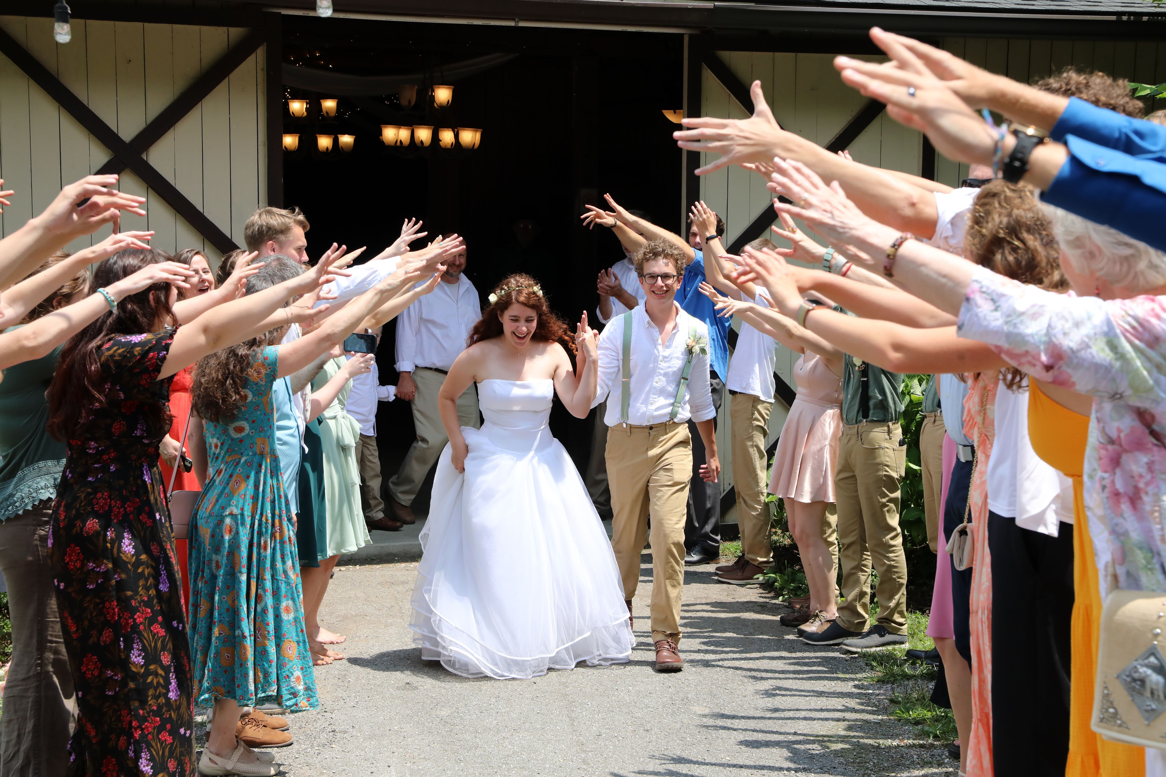 How to Plan a Wedding Under $10,000 Without Feeling Like You’re Cutting Everything How to Plan a Wedding Under $10,000 Without Feeling Like You’re Cutting Everything