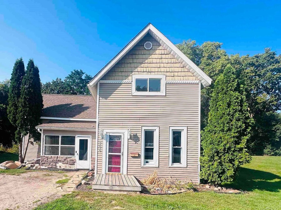 306 W 6th St, Clare MI