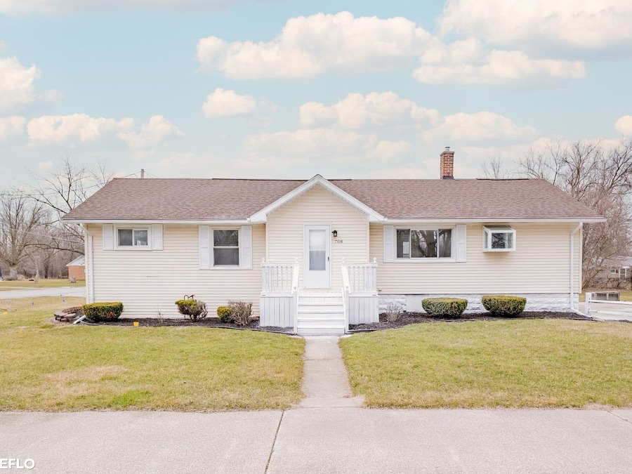 708 Sherman Rd, Saginaw MI