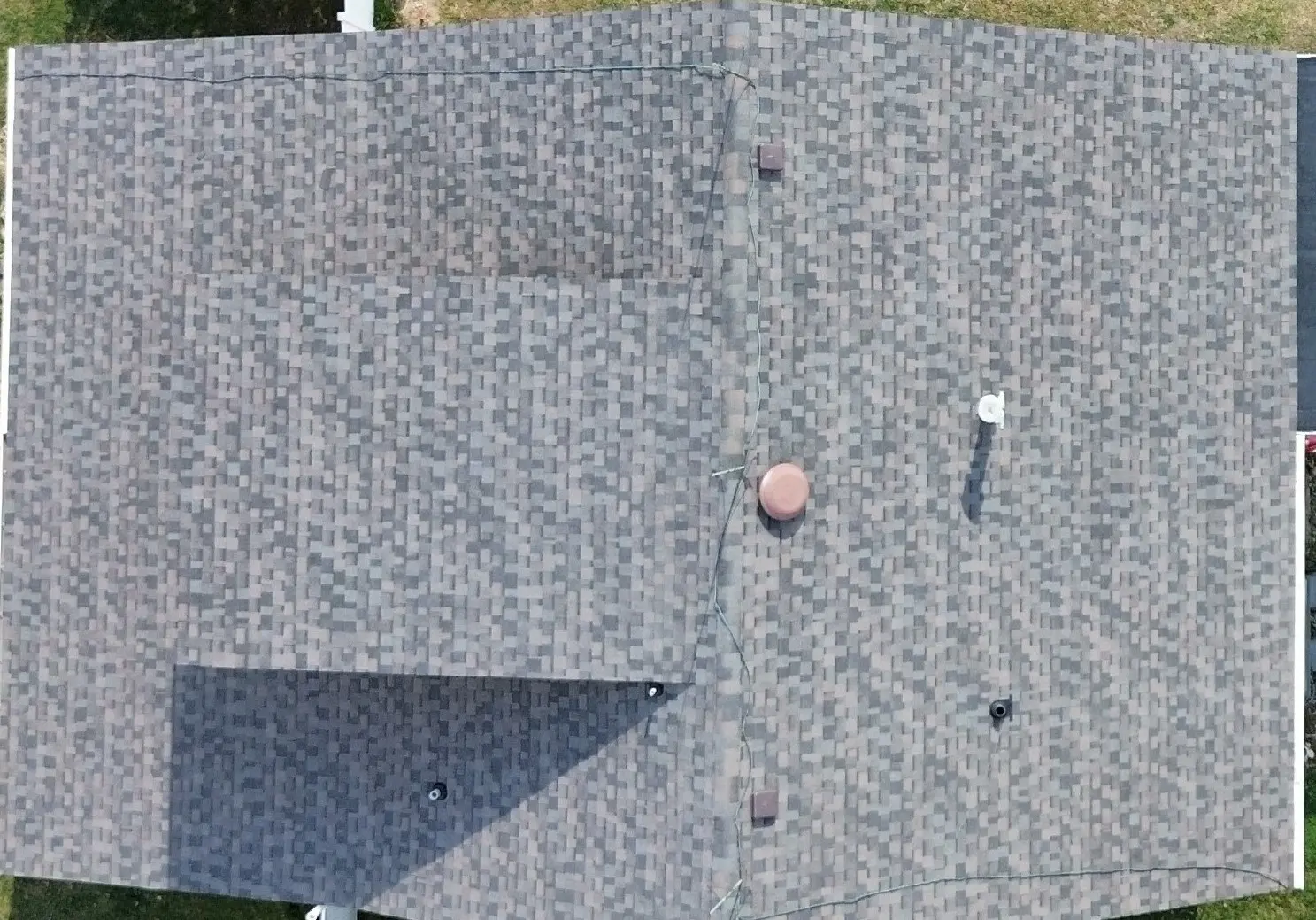 Red Oak Roofwork trailer at Georgetown, TX home for expert roofing inspection service