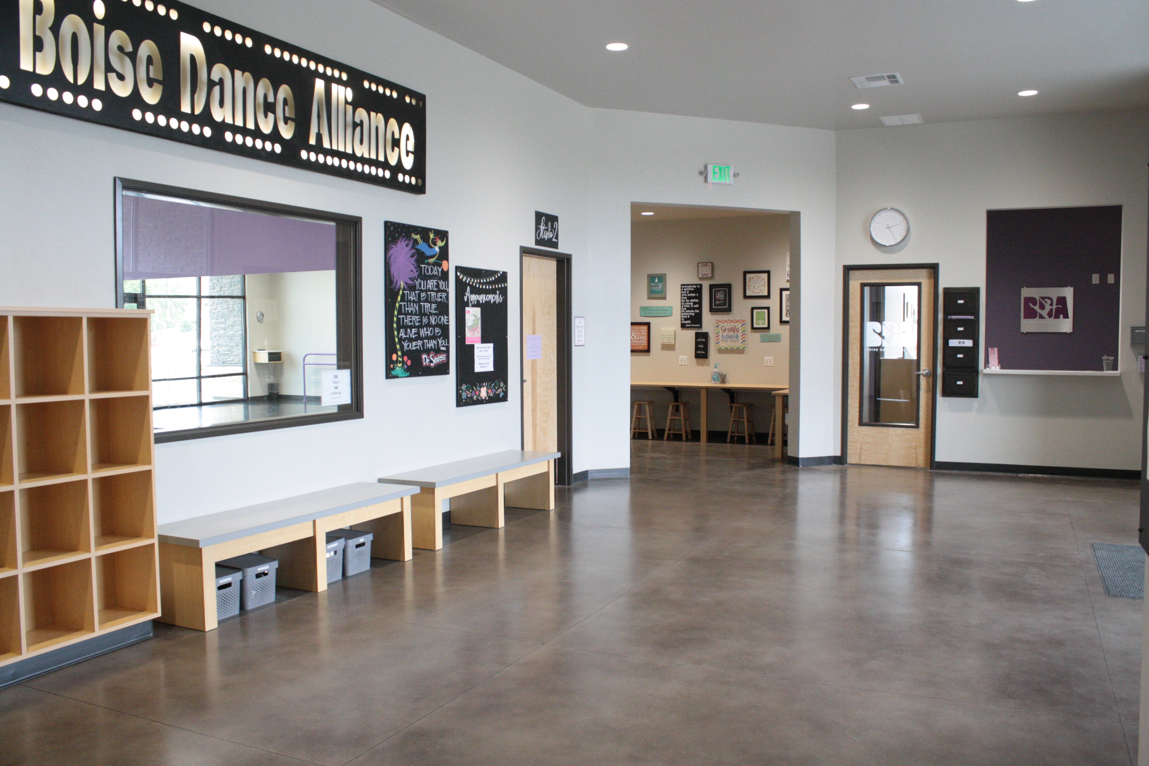 reception area / lobby