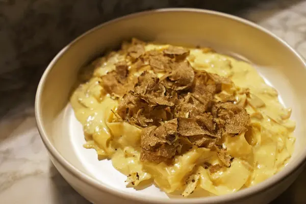 Umbricelli cacio e pepe al tartufos
