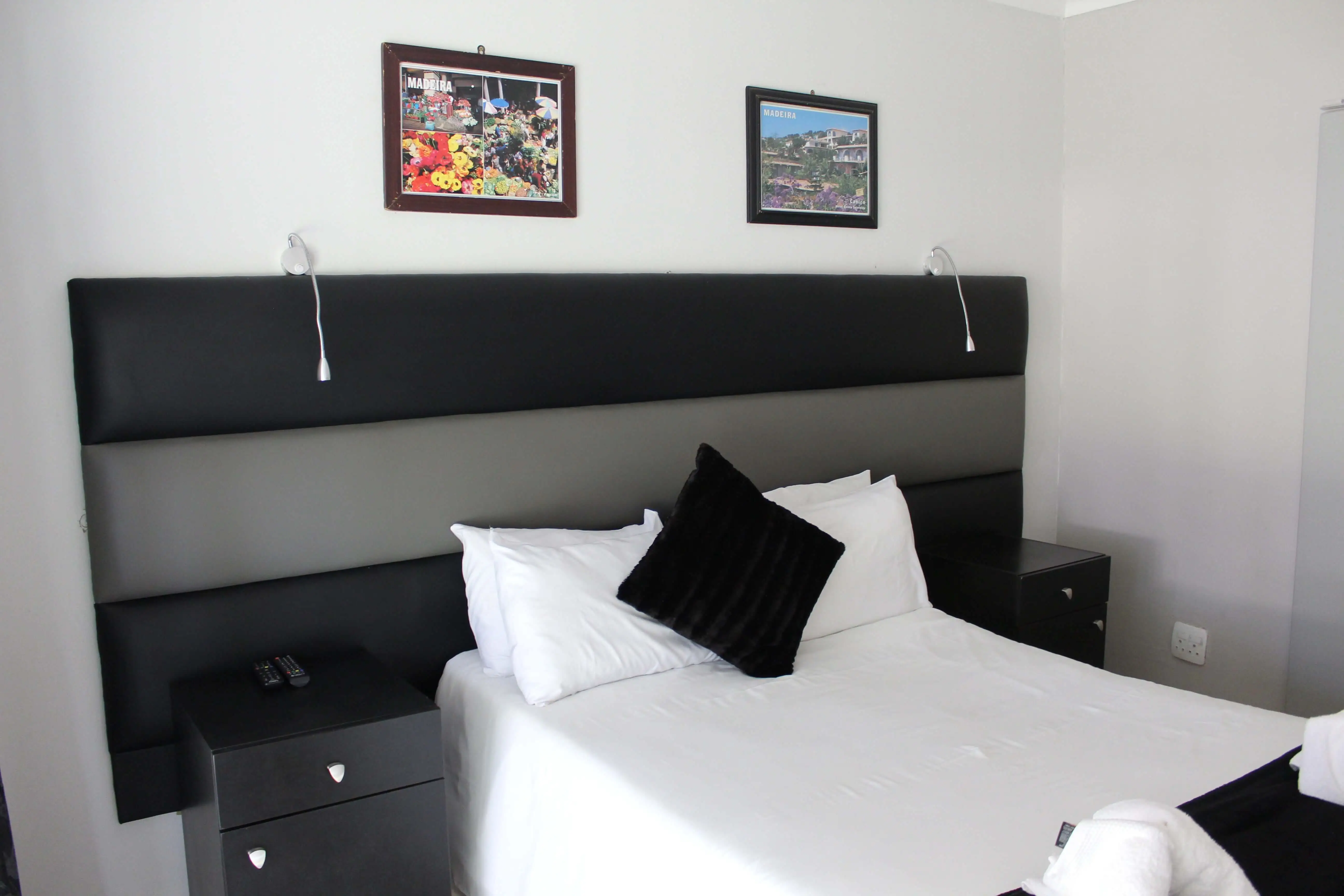 A bedroom at Nikita's motel