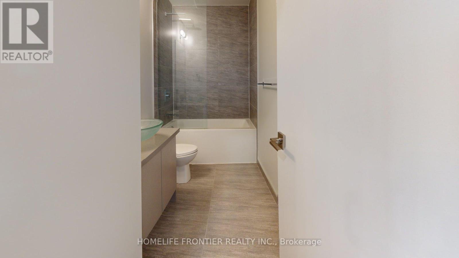 297 Oakwalk Drive For Rent Washroom