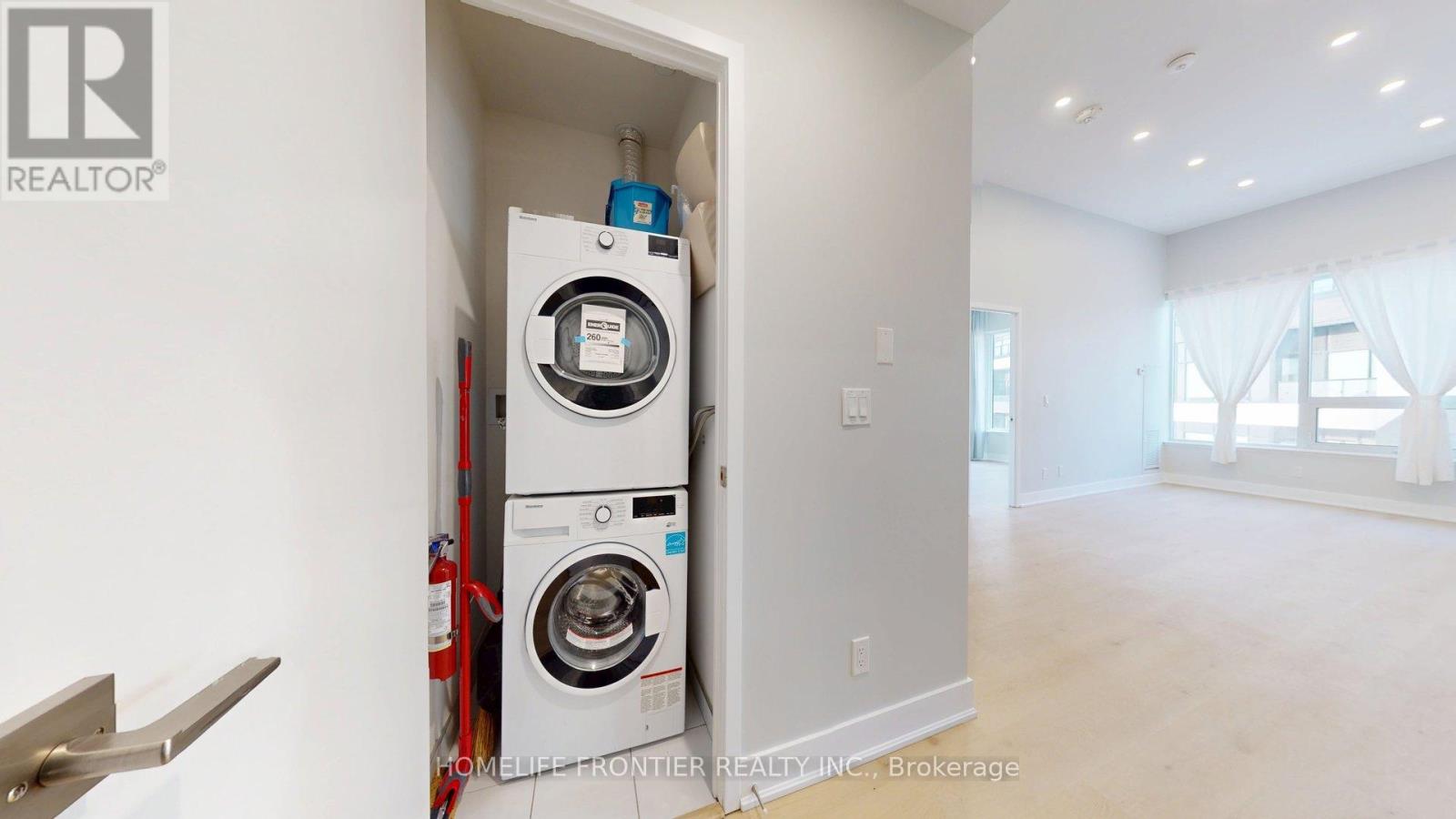 297 Oakwalk Drive For Rent Laundry