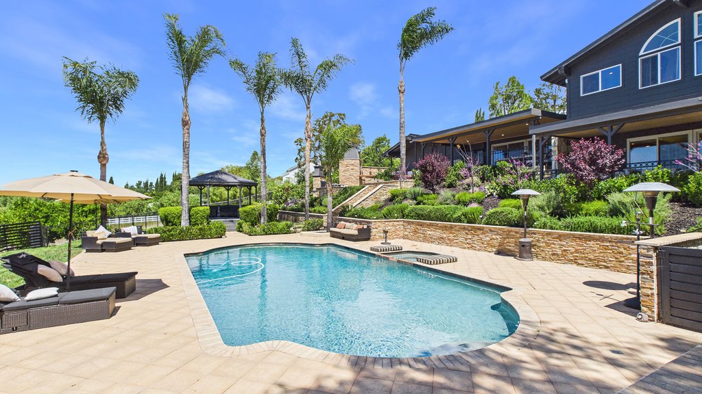 thousand oaks CA horse property