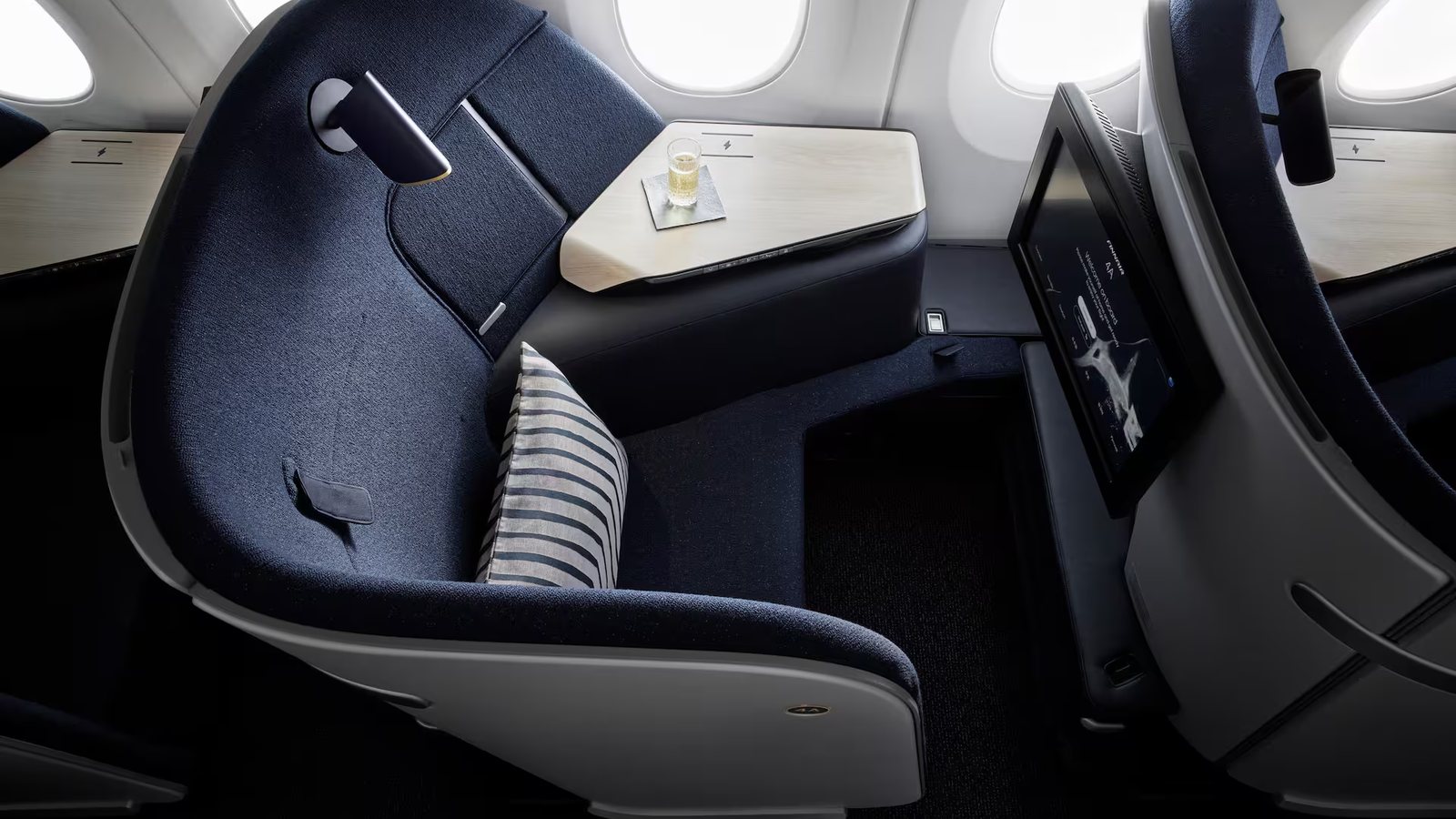 Finnair AirLounge business class