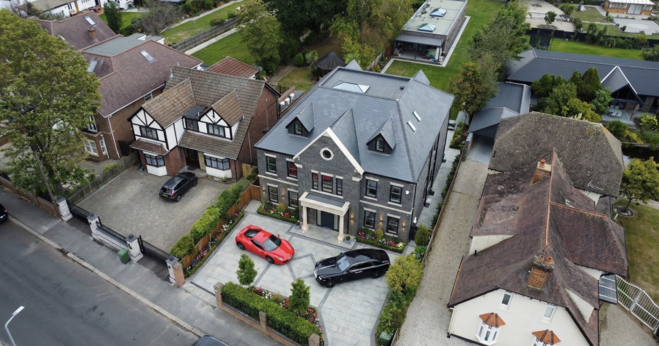 Loudwater bespoke residential project by OM Group