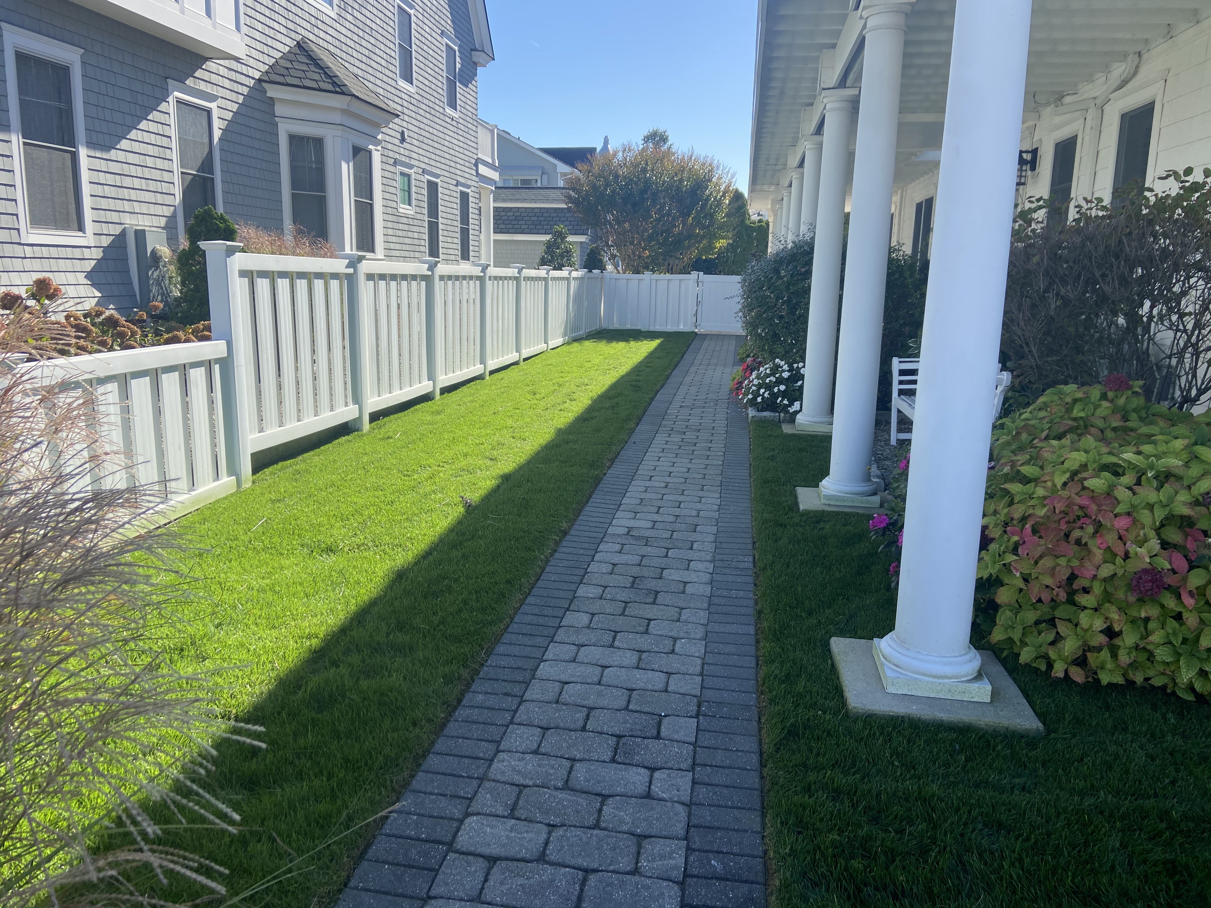 Professional spring yard cleanup service in New Jersey residential property Professional spring yard cleanup service in New Jersey residential property