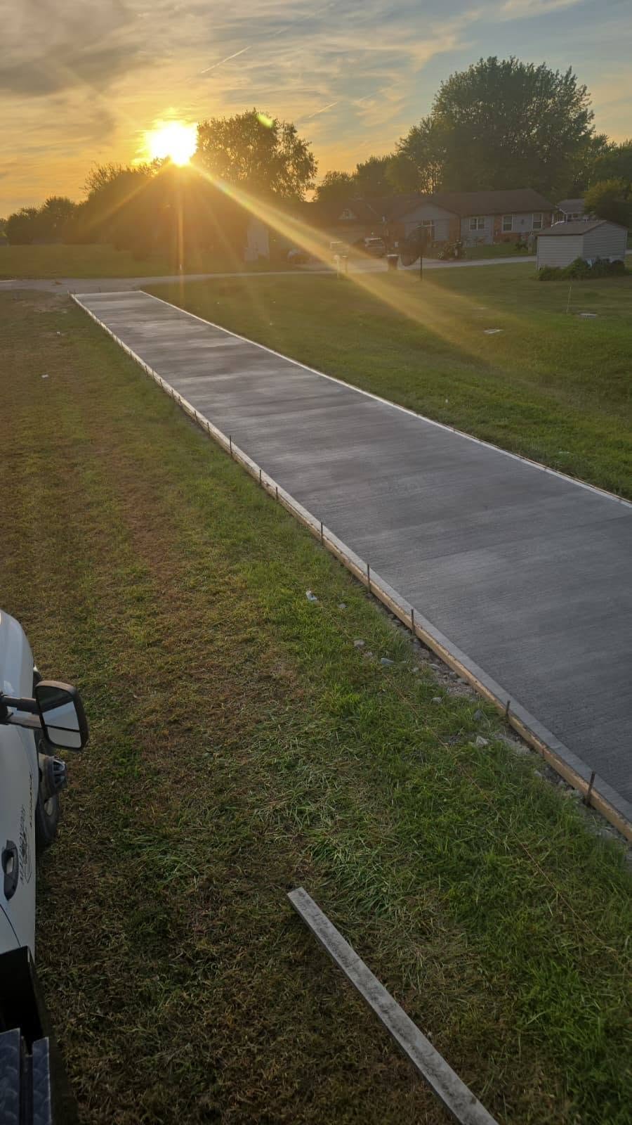 McKams Contracting concrete crew pouring a new concrete sidewalk in Leesburg, GA