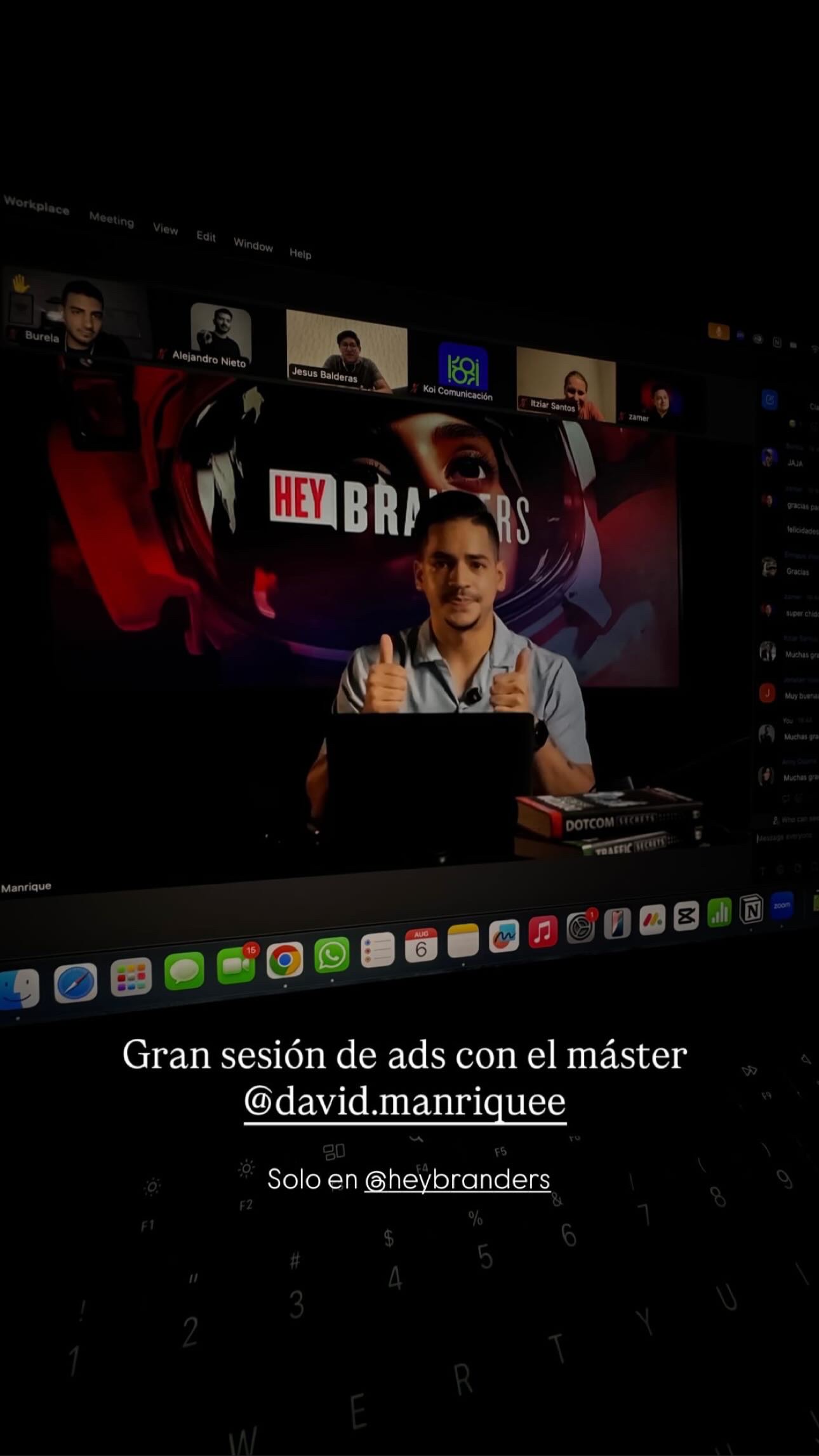 David Manrique dando clase