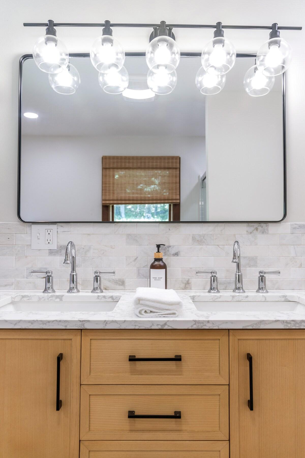 Bright lights and a large mirror to get you ready for the trail, slopes, or a night out.