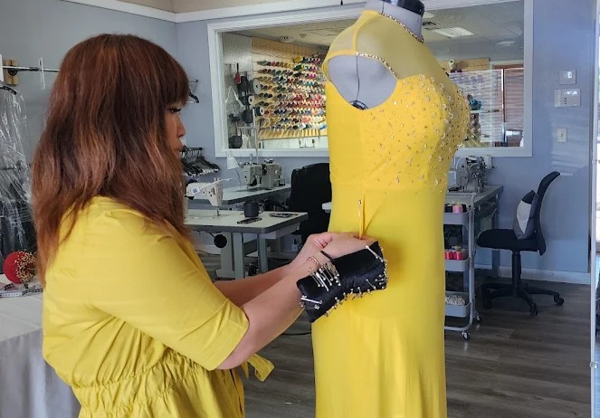 Dress alteration pinning and fitting