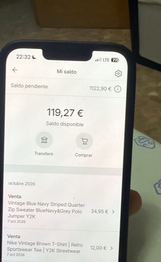 Móvil con el saldo de Vinted de Josep