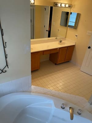 {{ custom_values.service_3 }} in {{custom_values.area_3})