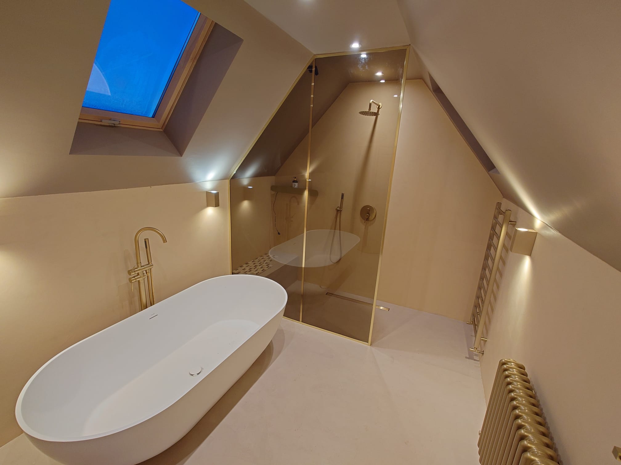 Premium bathroom showing bath and shower planning options