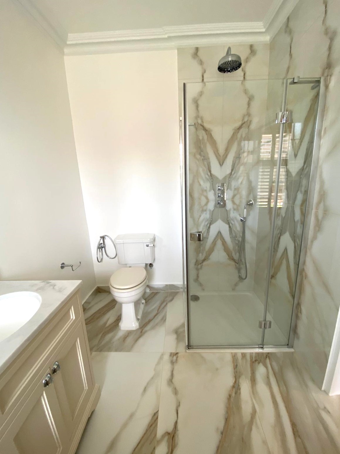 Easy-access walk-in shower in a modern bathroom