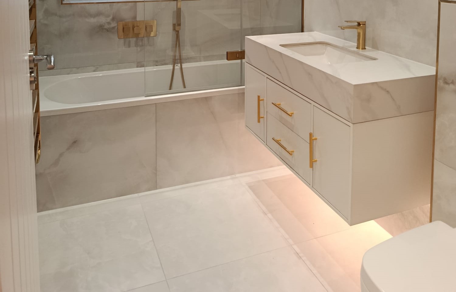 Bathroom with refined tile scheme showing clear tile scale