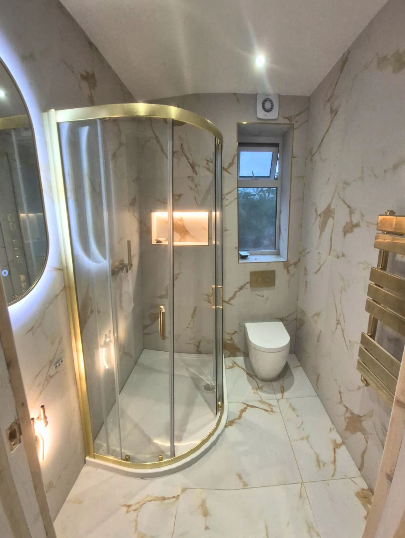 Bathroom tile ideas for walls floors and shower areas in a premium modern bathroom