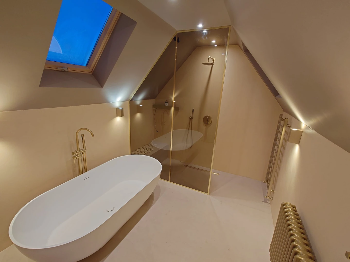 Premium bathroom showing bath and shower planning options