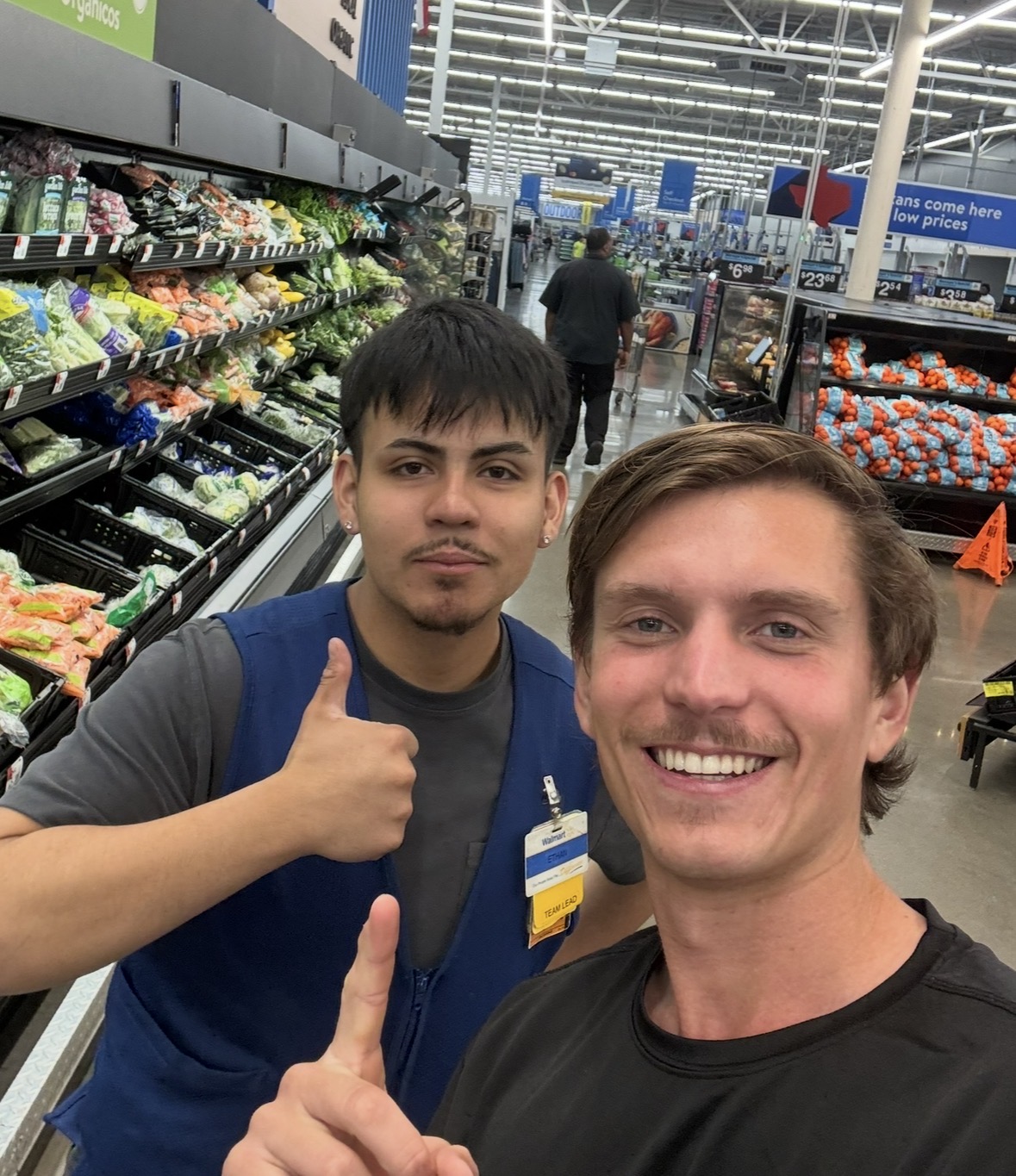 John sharing Jesus at a grocery store